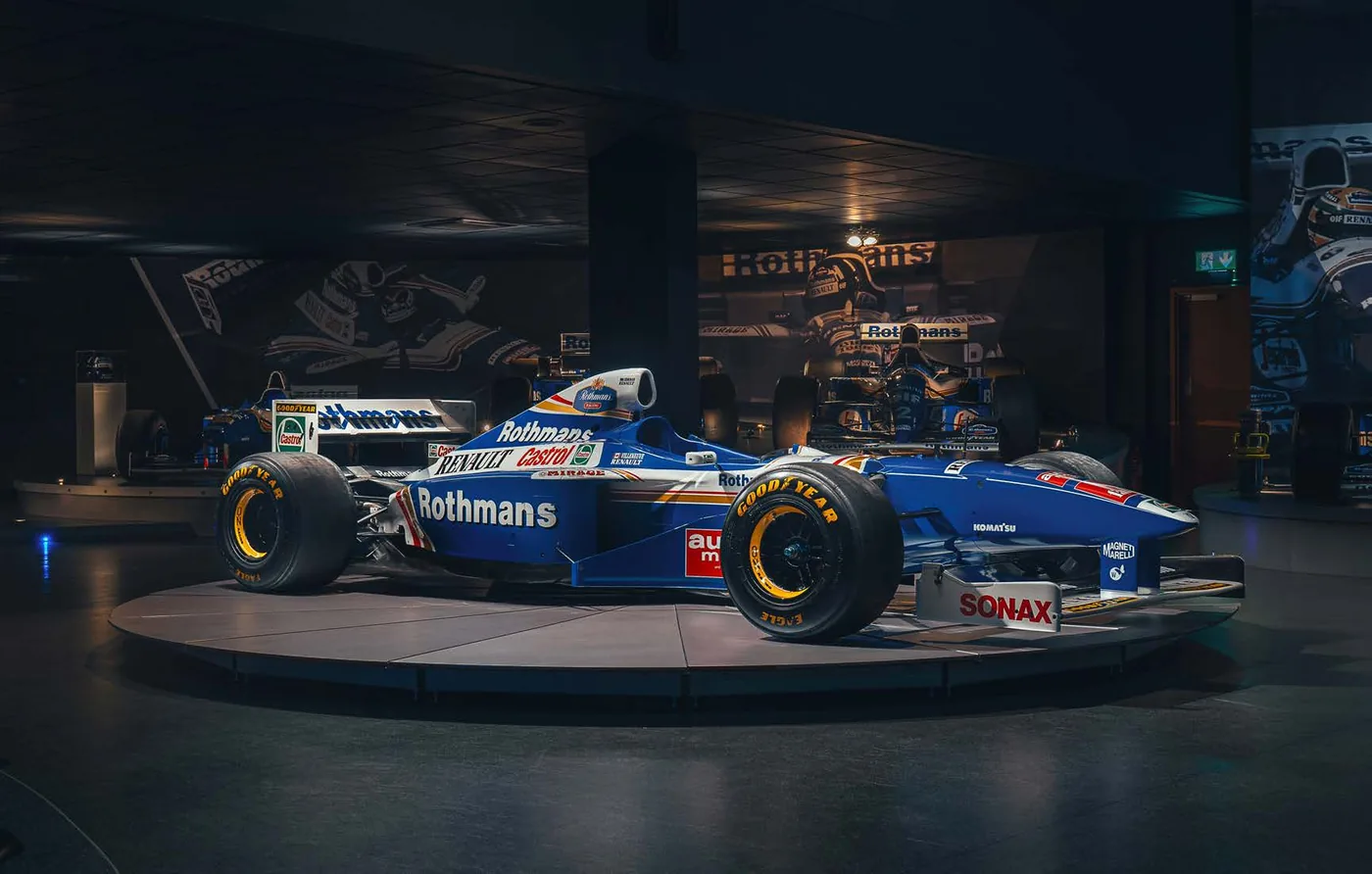 1997 Williams FW19 Formula 1 car on a turntable